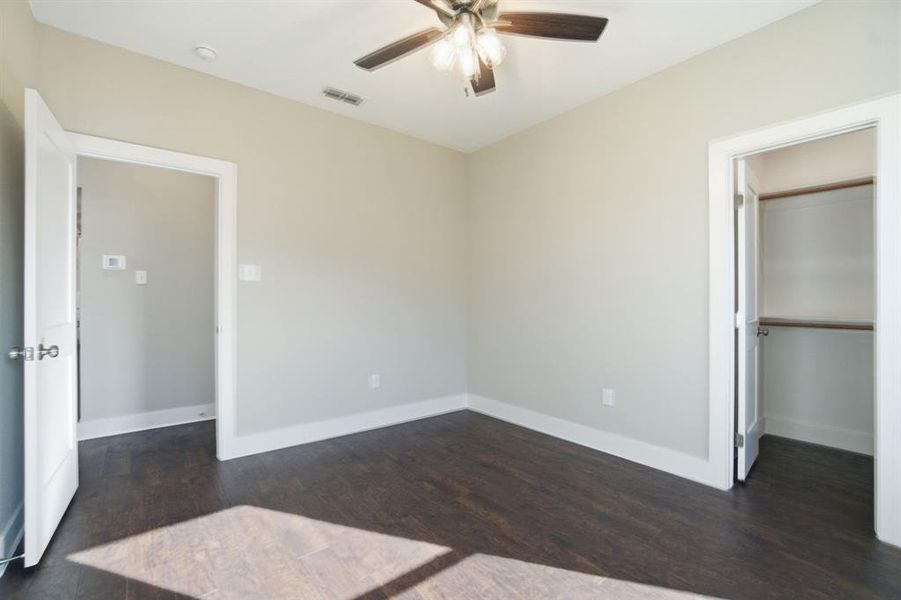 Spacious, unfurnished interior of a new home in , Abilene (Image 28).