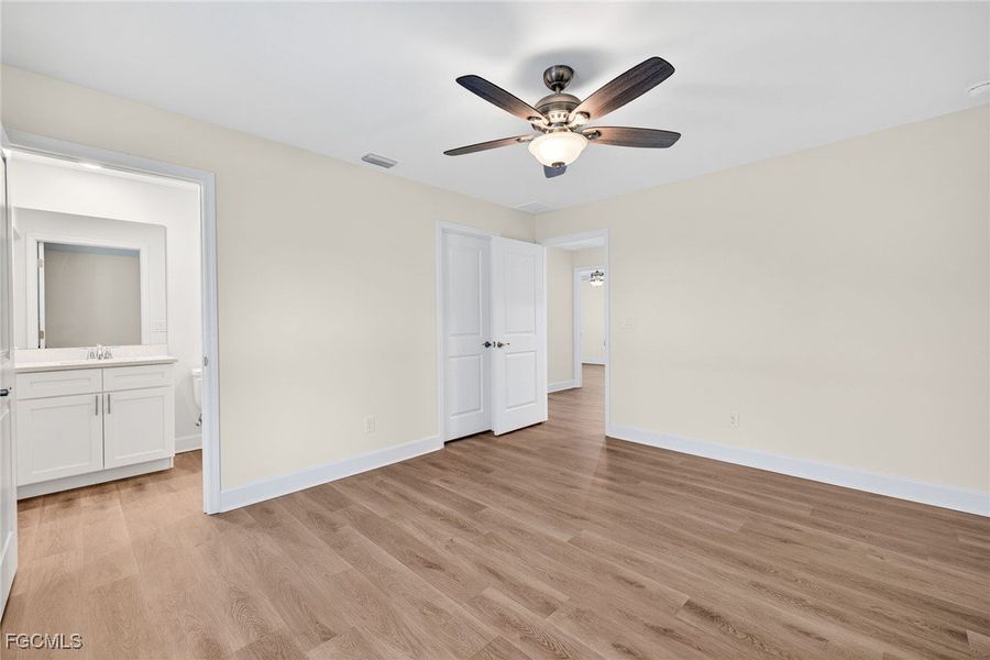 Spacious, unfurnished interior of a new home in Cape Coral, Cape Coral (Image 30).