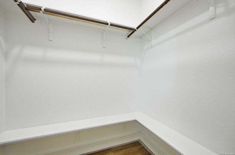 Spacious, unfurnished interior of a new home in , Atascosa (Image 25).