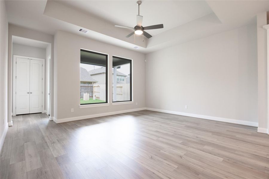 Spacious, unfurnished interior of a new home in Sunterra, Katy (Image 18). Spacious, unfurnished interior of a new home in Sunterra, Katy (Image 18).