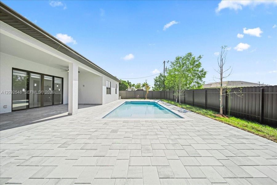 Exterior details and patio area of a home in , Cape Coral (Image 24).