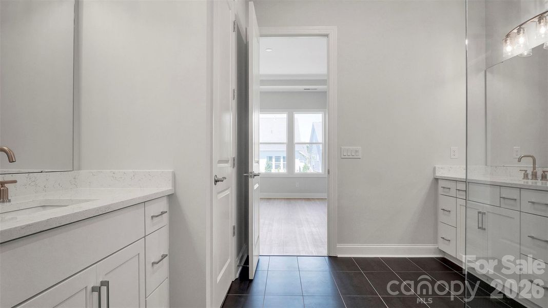 Primary En Suite Primary En Suite