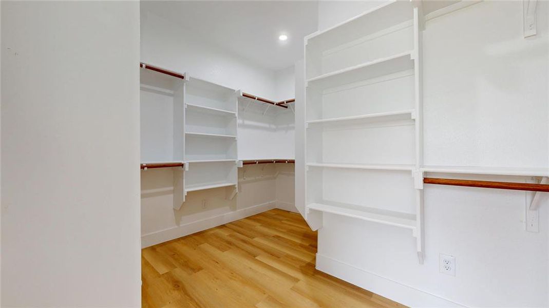 Spacious, unfurnished interior of a new home in , Greenville (Image 31).