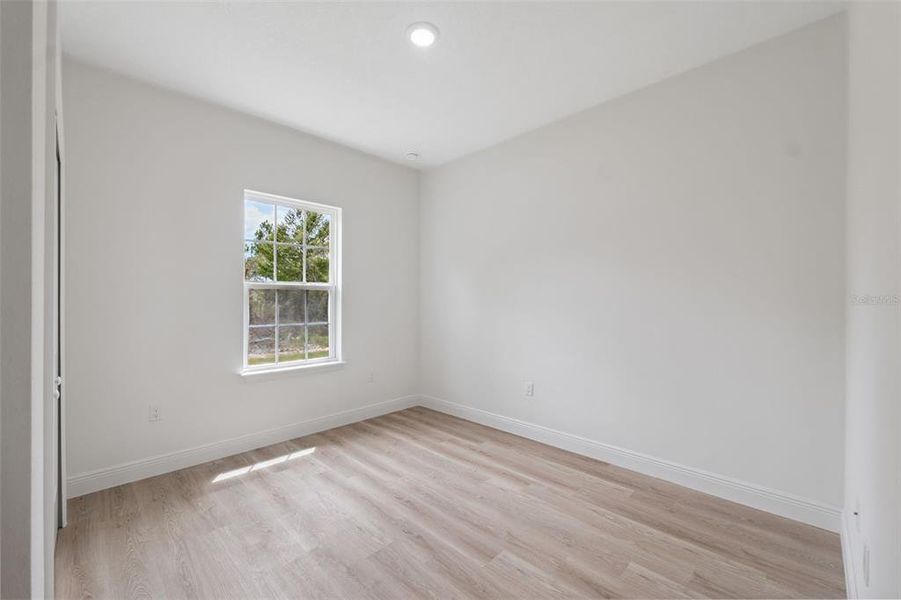 Spacious, unfurnished interior of a new home in , Ocala (Image 35).