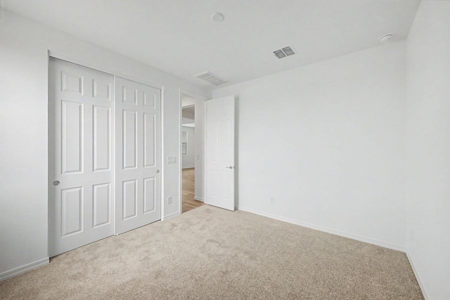 Spacious, unfurnished interior of a new home in White Tank Vistas, Waddell (Image 18).