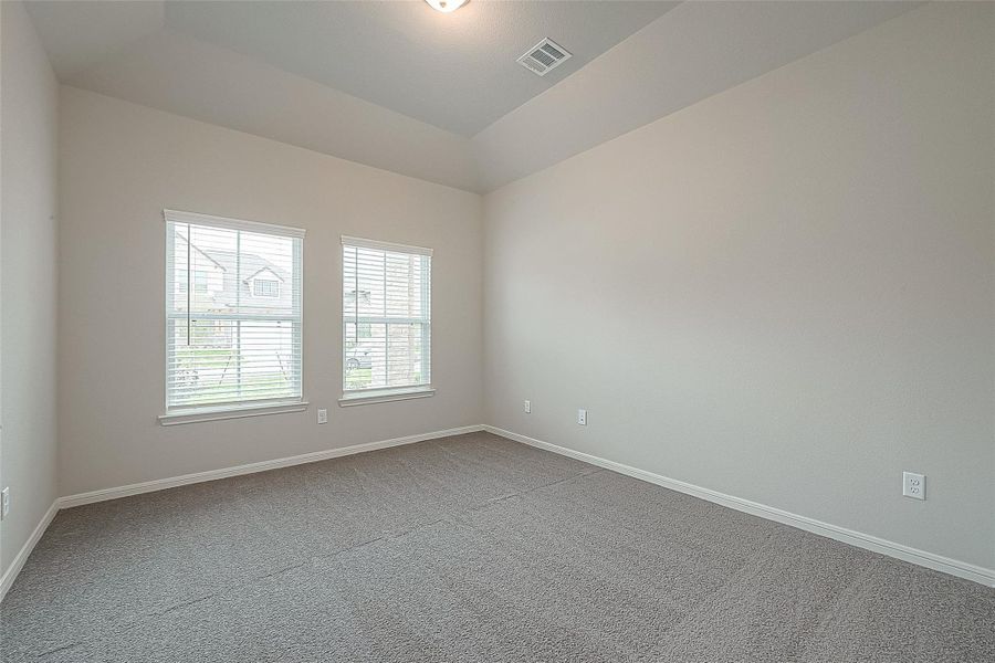 Spacious, unfurnished interior of a new home in River Ranch, Dayton (Image 18).