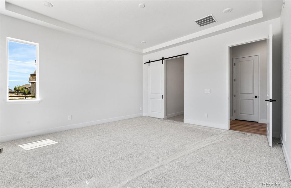 Spacious, unfurnished interior of a new home in Hilltop at Inspiration, Aurora (Image 16).