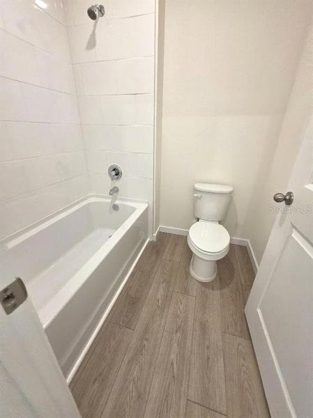 Furnished interior view inside a new home in , Daytona Beach (Image 10).