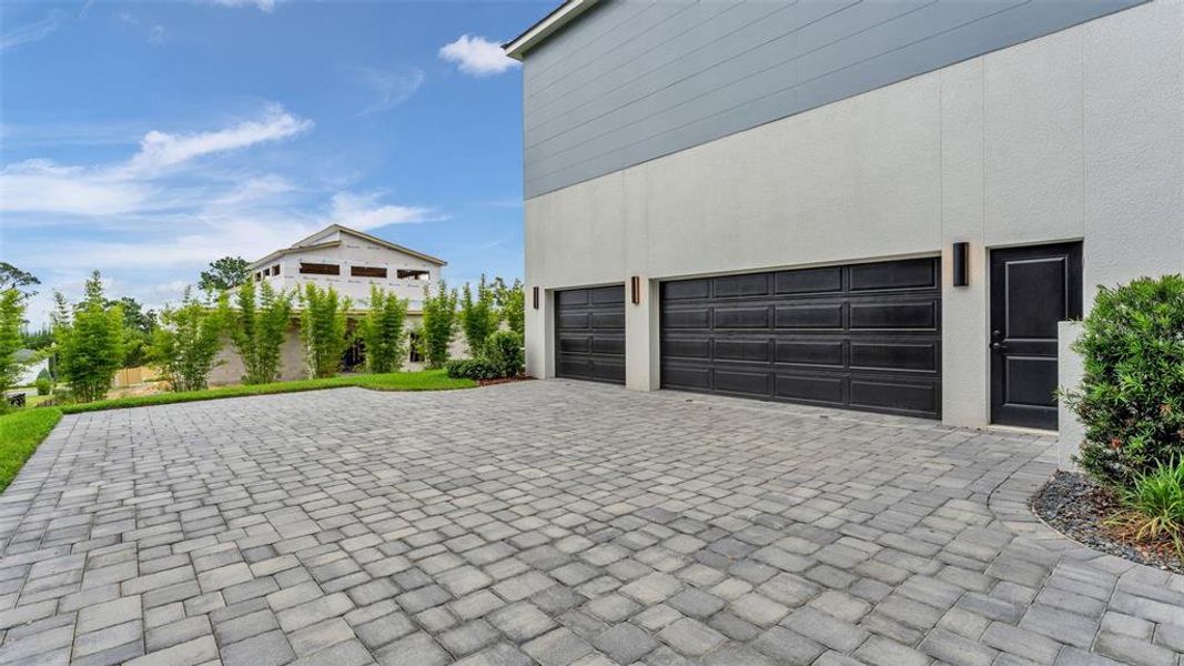 Exterior details and patio area of a home in , Lakeland (Image 32).