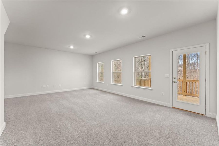 Spacious, unfurnished interior of a new home in Magnolia Villas, Cornelia (Image 31).