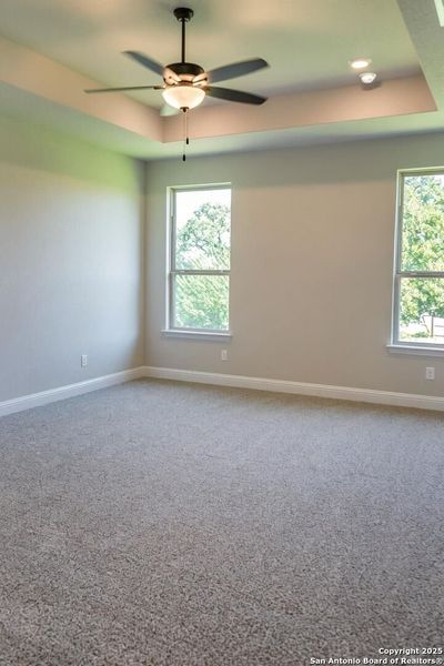 Spacious, unfurnished interior of a new home in Elkhorn Ridge, Fair Oaks Ranch (Image 11).