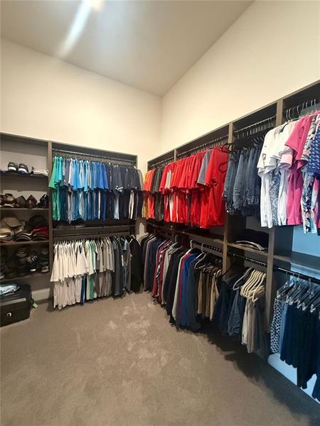 Close-up of interior finishes inside a home in , Apollo Beach (Image 21).