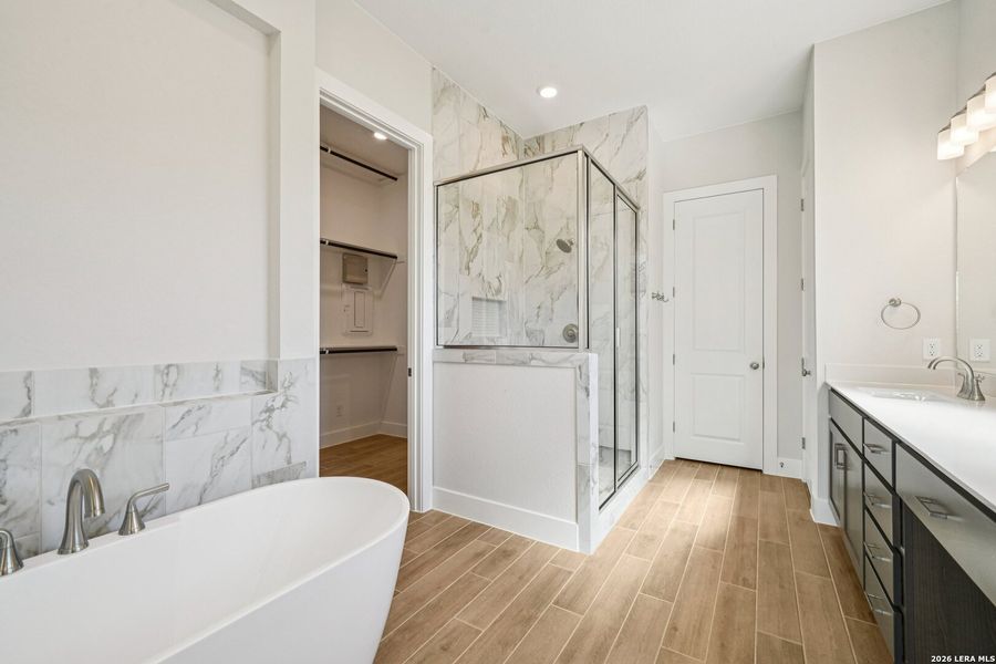 Furnished interior view inside a new home in Meyer Ranch, New Braunfels (Image 8).