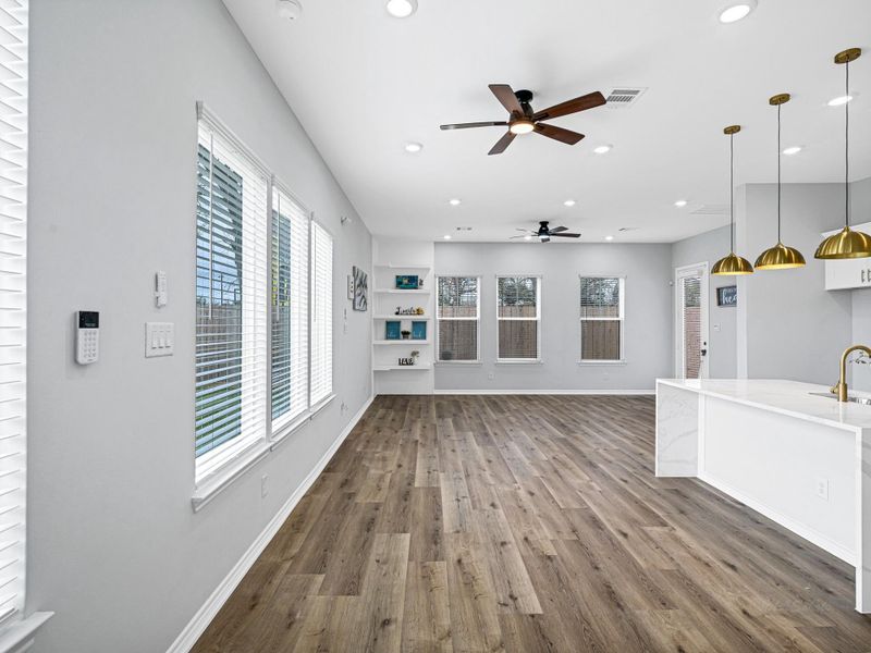 Spacious, unfurnished interior of a new home in , Houston (Image 12).