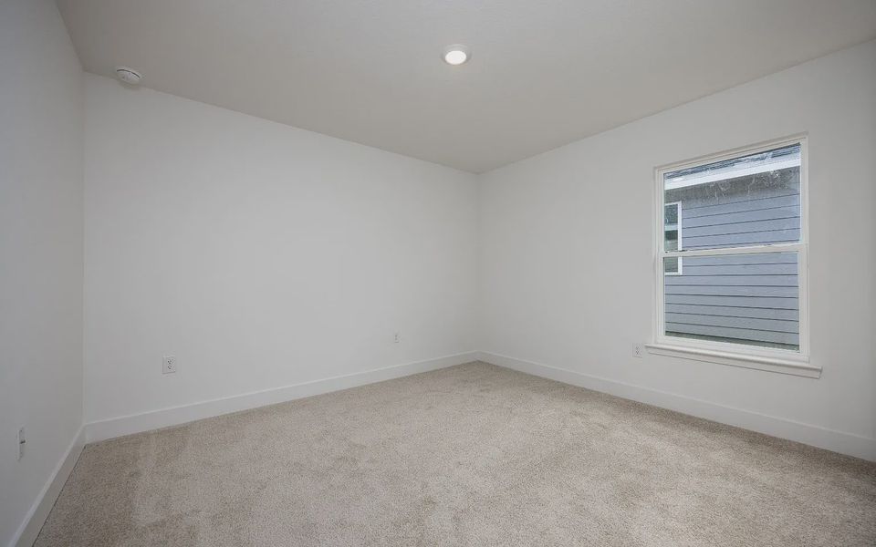 Spacious, unfurnished interior of a new home in Kirkland Farms, Alachua (Image 22).