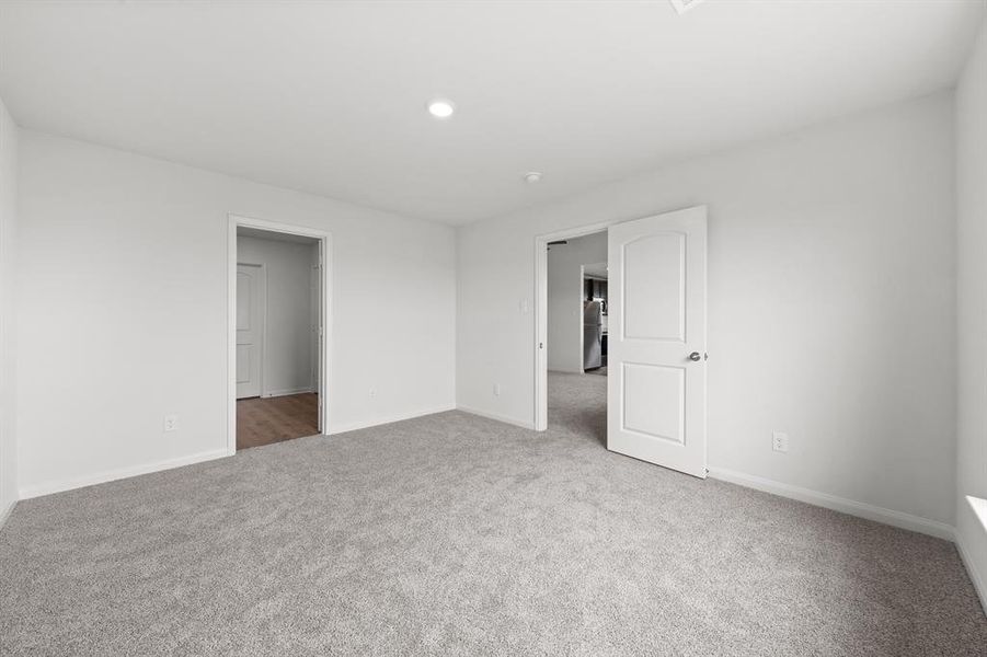 Spacious, unfurnished interior of a new home in Retreat at Fossil Creek, Fort Worth (Image 9).