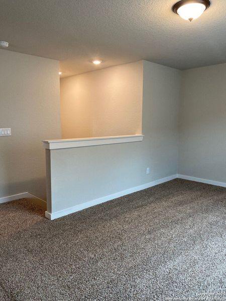 Spacious, unfurnished interior of a new home in Highland Ridge, New Braunfels (Image 14).