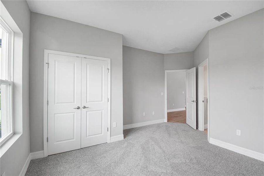 Spacious, unfurnished interior of a new home in , Ocala (Image 17).