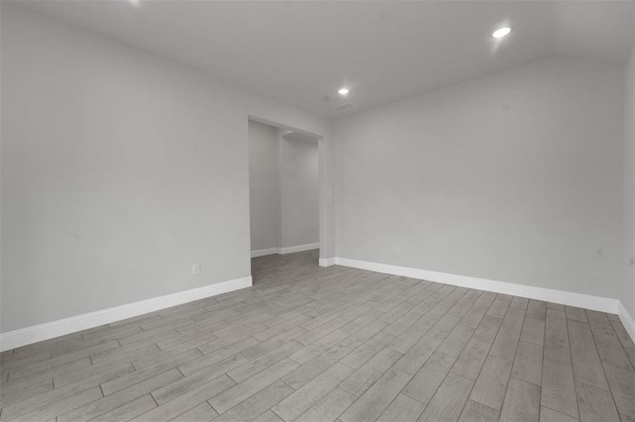 Spacious, unfurnished interior of a new home in , Princeton (Image 11).