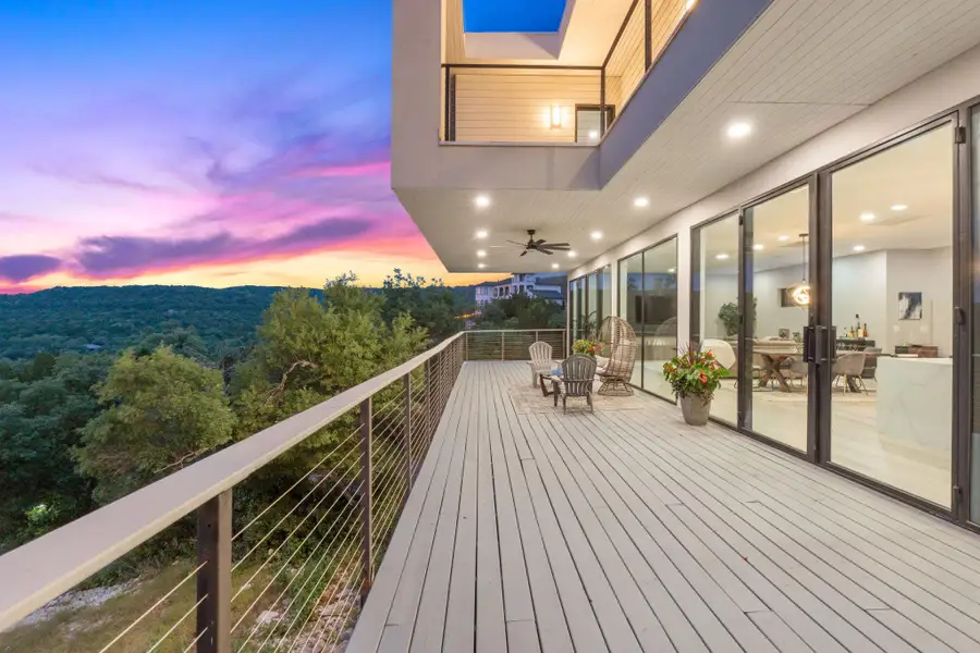 Condo located in Volente, TX showcasing its design and architecture (Image 5).