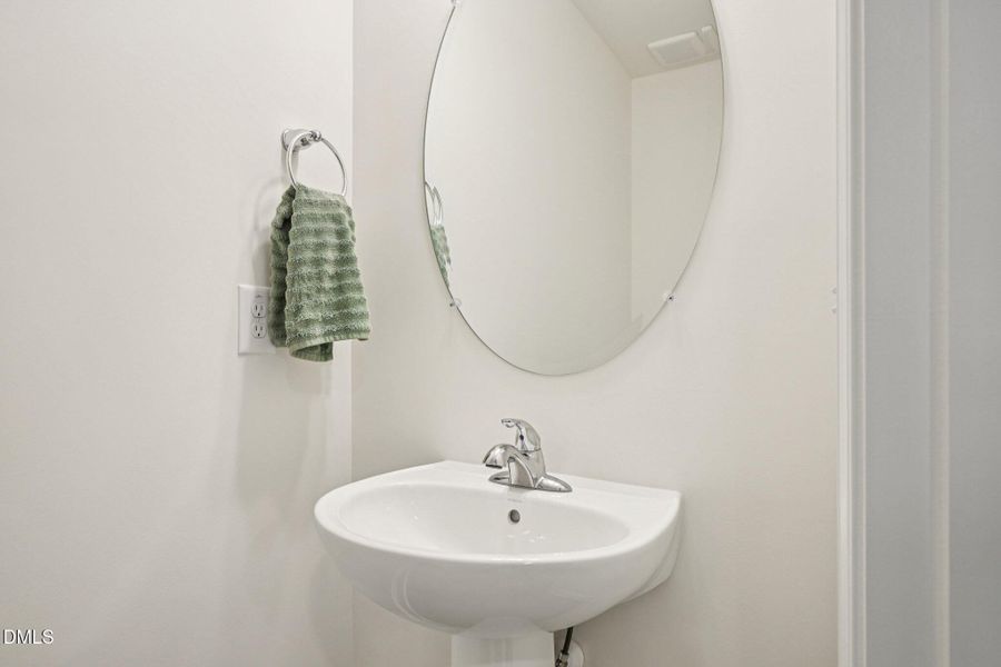 26-web-or-mls-Honeydew Way-S0710-026