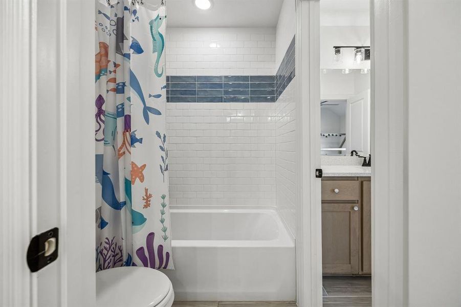 Furnished interior view inside a new home in , Prosper (Image 31).