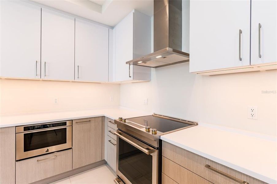 Furnished interior view inside a new home in , St. Petersburg (Image 9).