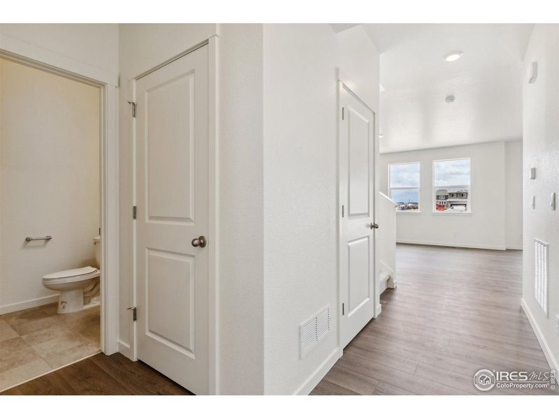 Spacious, unfurnished interior of a new home in Ridge at Johnstown, Johnstown (Image 20).