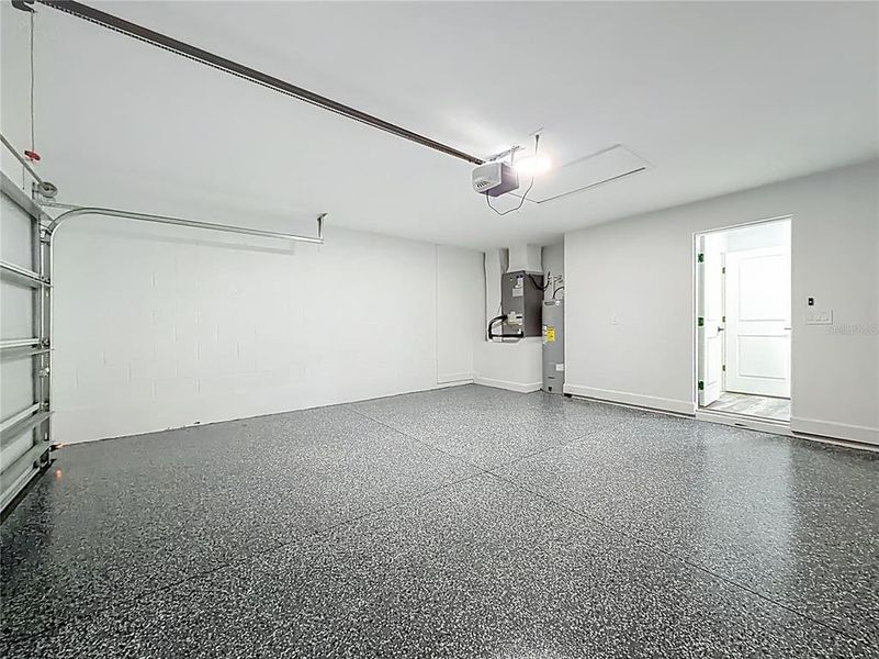 Spacious, unfurnished interior of a new home in , Ocala (Image 26).