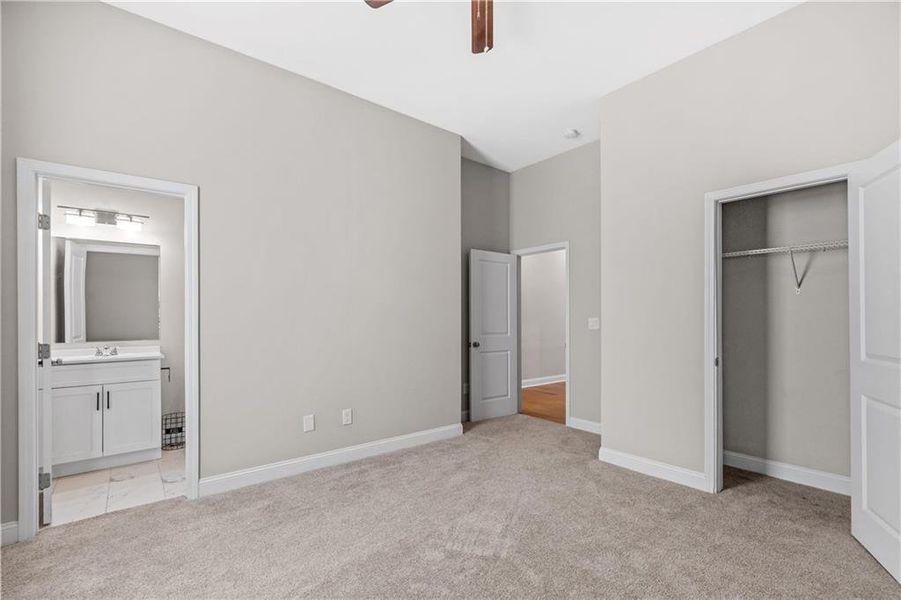 Spacious, unfurnished interior of a new home in , Atlanta (Image 34).