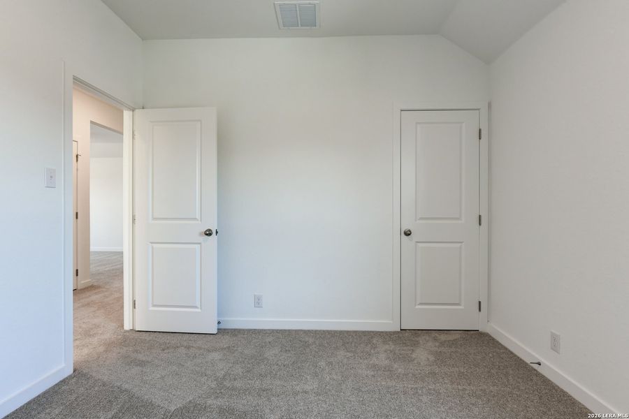 Spacious, unfurnished interior of a new home in Arcadia Ridge, San Antonio (Image 17).