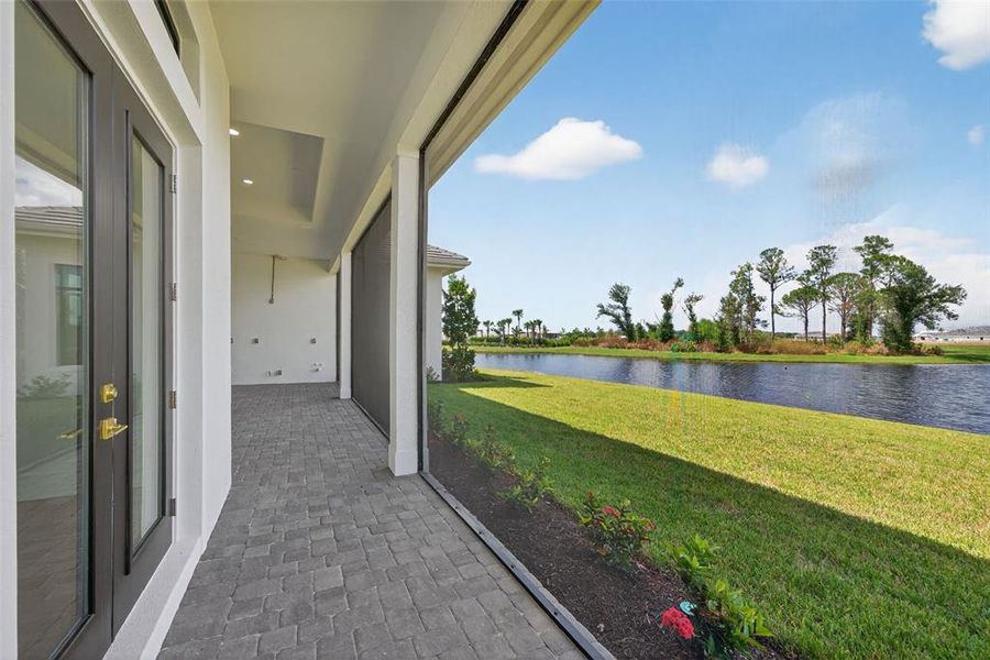 Exterior details and patio area of a home in , Sarasota (Image 2).