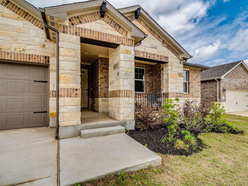 Instant & inviting curb appeal.