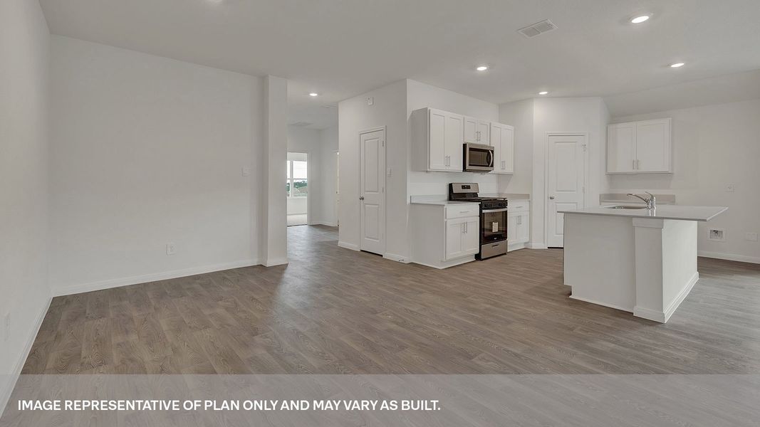 Spacious, unfurnished interior of a new home in Trace, San Marcos (Image 17).