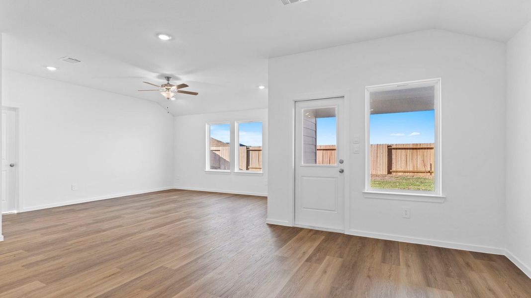 Spacious, unfurnished interior of a new home in Caldwell Crossing, Iowa Colony (Image 12). Spacious, unfurnished interior of a new home in Caldwell Crossing, Iowa Colony (Image 12).
