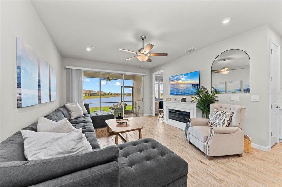 Furnished interior view inside a new home in , Venice (Image 39).