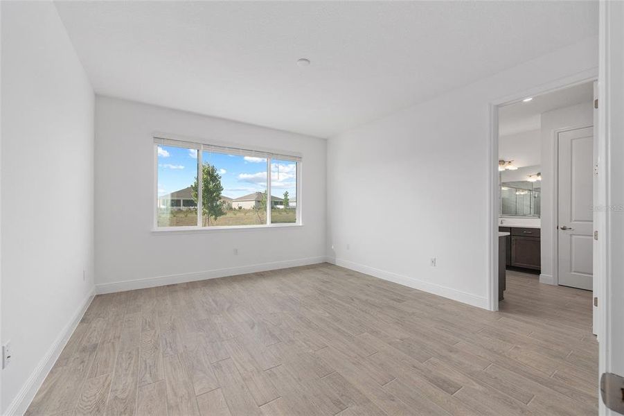 Spacious, unfurnished interior of a new home in , Ocala (Image 39).