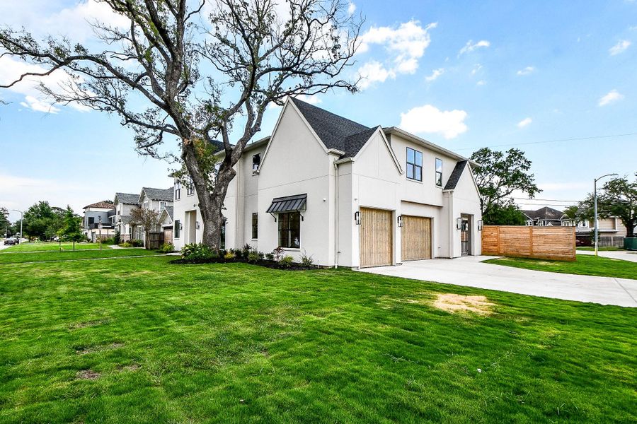 Front exterior of a new home in , Houston, TX, highlighting curb appeal (Image 25).
