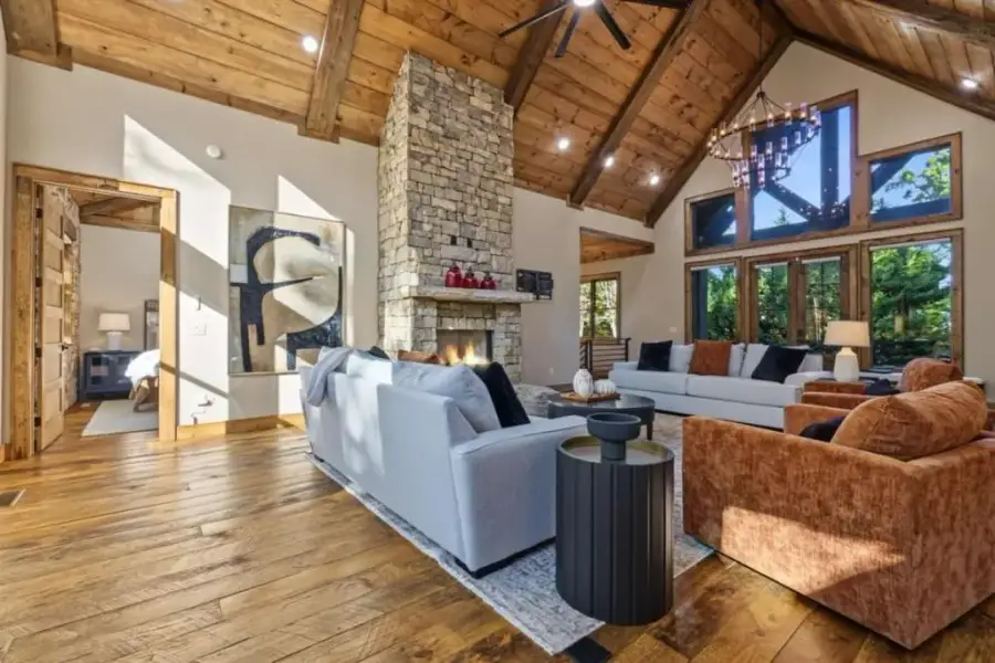 Community amenities in , Blue Ridge (Image 36).