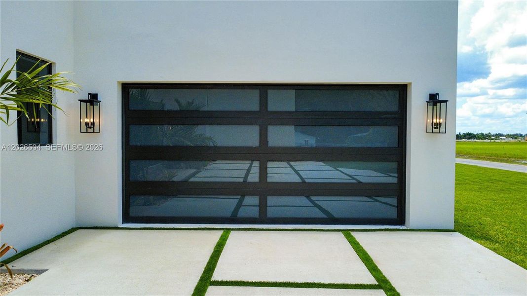 Exterior details and patio area of a home in , Homestead (Image 20).