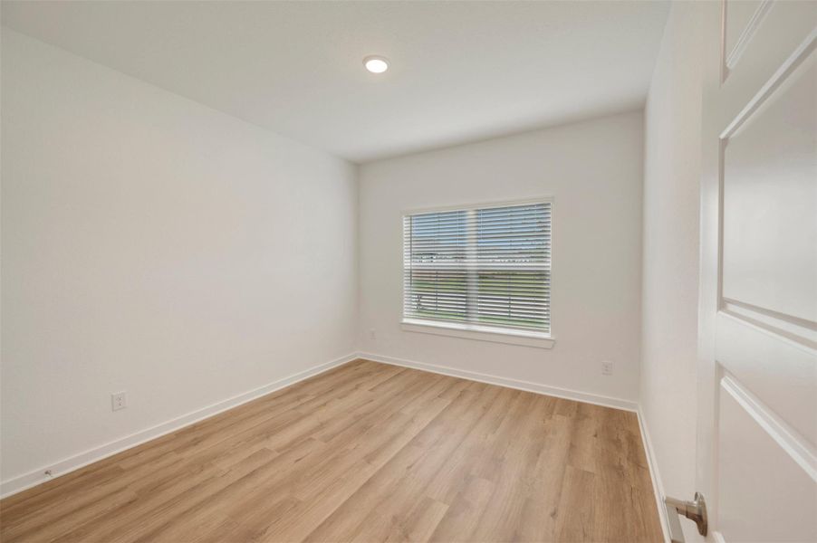 Spacious, unfurnished interior of a new home in Ambrose, La Marque (Image 20).