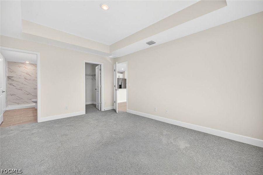 Spacious, unfurnished interior of a new home in Cape Coral, Cape Coral (Image 15).