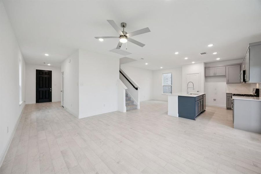 Spacious, unfurnished interior of a new home in Sicily, Princeton (Image 14). Spacious, unfurnished interior of a new home in Sicily, Princeton (Image 14).