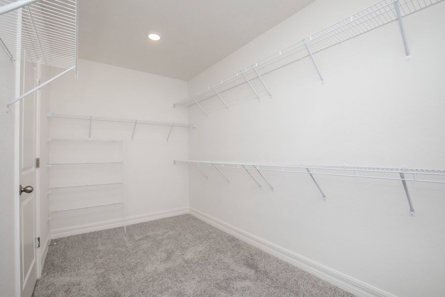 Spacious, unfurnished interior of a new home in Harbour Heights, Punta Gorda (Image 19).