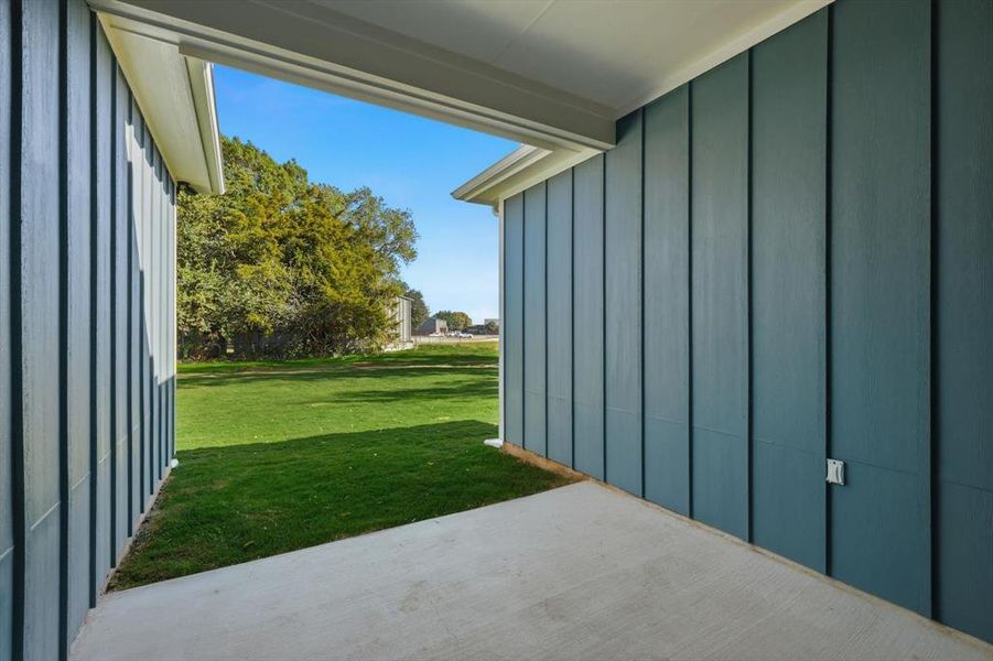 Exterior details and patio area of a home in , Boyd (Image 24).