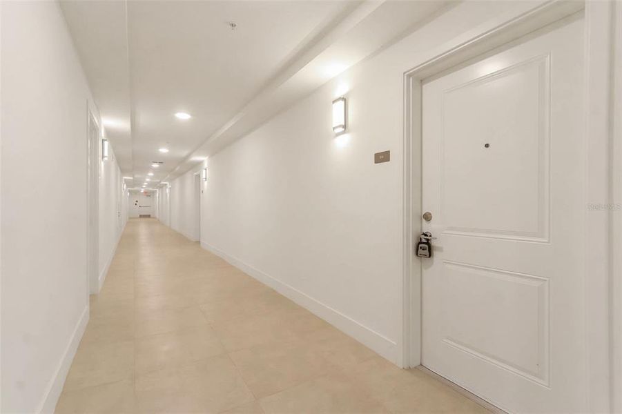 Spacious, unfurnished interior of a new home in , Orlando (Image 10).