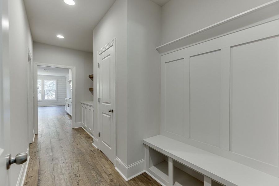 Spacious, unfurnished interior of a new home in , Bishop (Image 34).