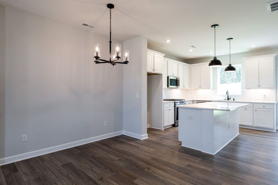 The Crossman - Dining Room