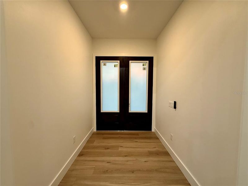 Spacious, unfurnished interior of a new home in , Punta Gorda (Image 18).