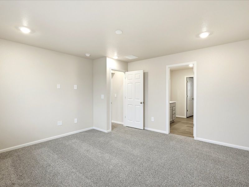 Spacious, unfurnished interior of a new home in Meridian Ranch, Peyton (Image 15).